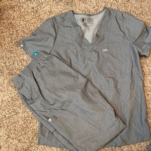 Figs Charcoal Scrub Ensemble